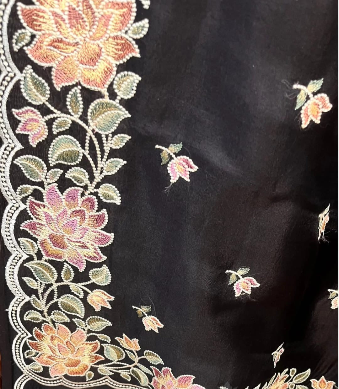 Banarasi Organza Embroidery Work Saree