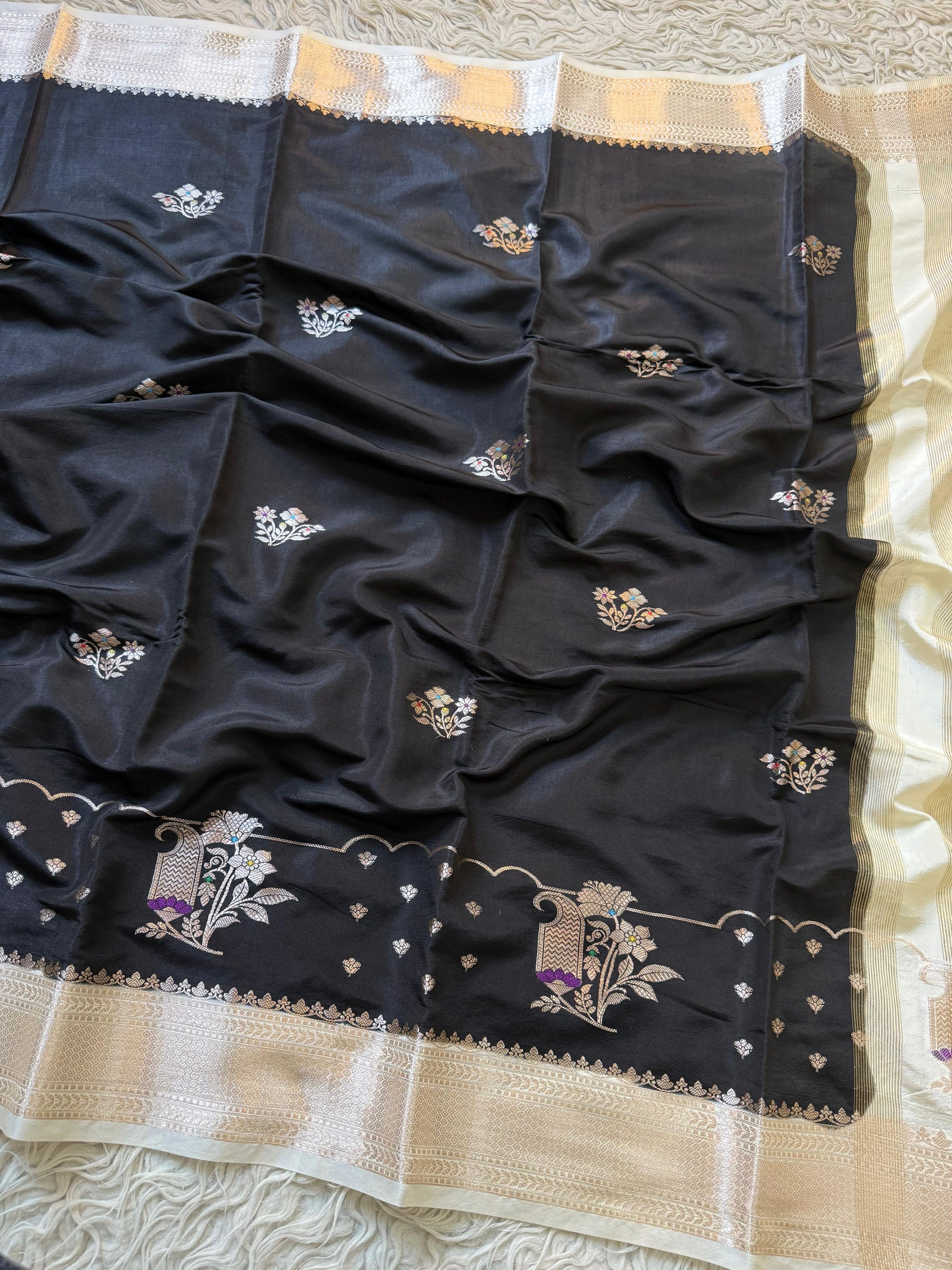 Banarasi Paper Silk Saree with Gold Zari Weaving