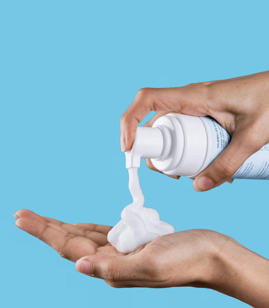 KLAIRS Rich Moist Foaming Cleanser