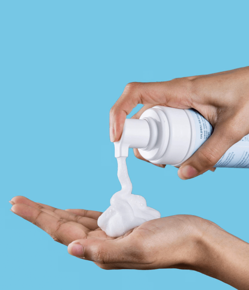 KLAIRS Rich Moist Foaming Cleanser