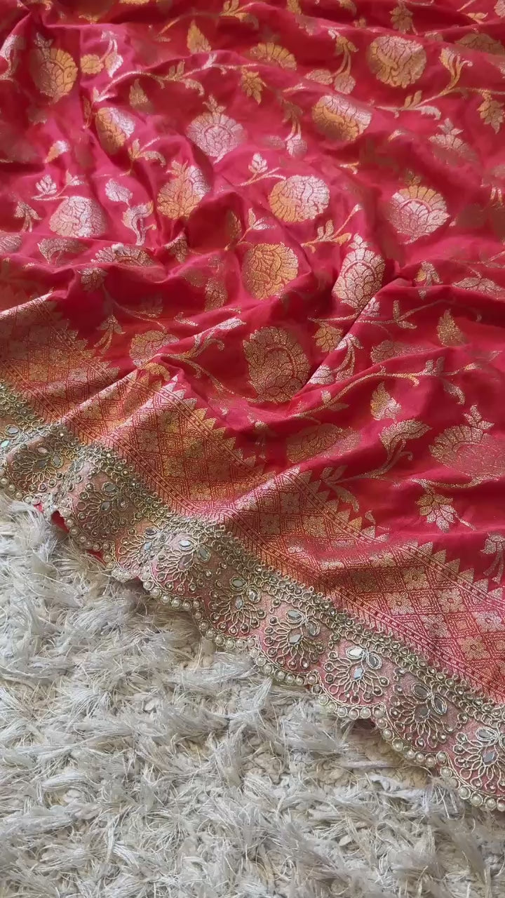 Handloom Banarasi Mashru Soft Silk Saree with Pearl Lace Border